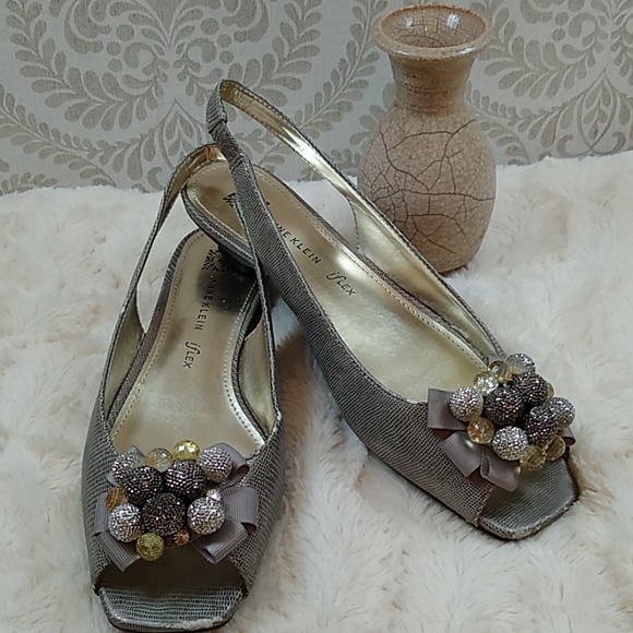 Anne Klein Shoes - Anne Klein silver bronze Beaded Pumps Size 8